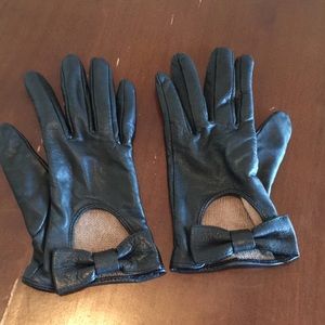 Bow leather gloves